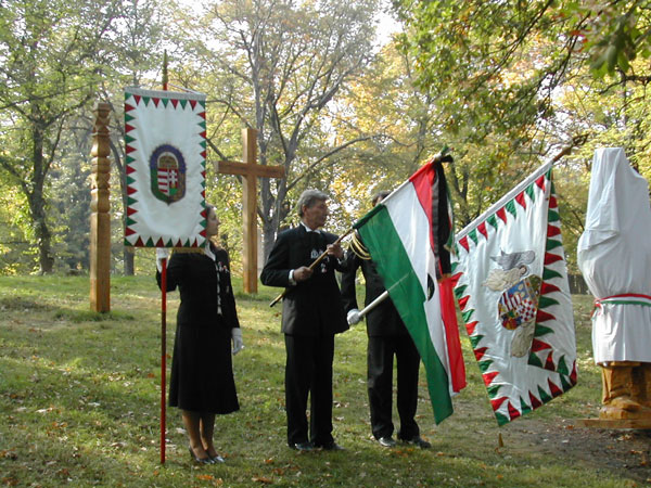 következő