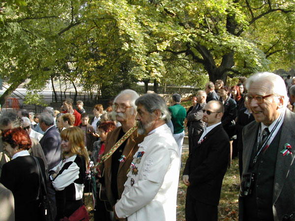 következő