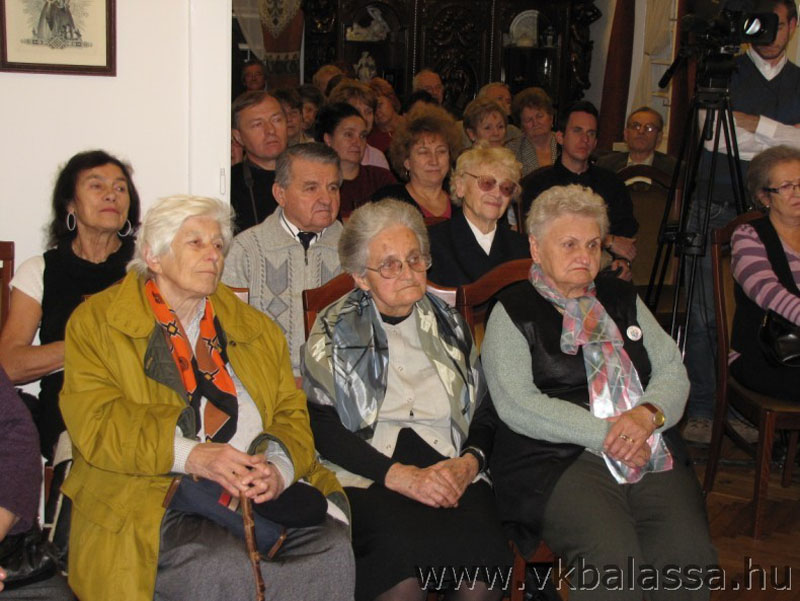 következő