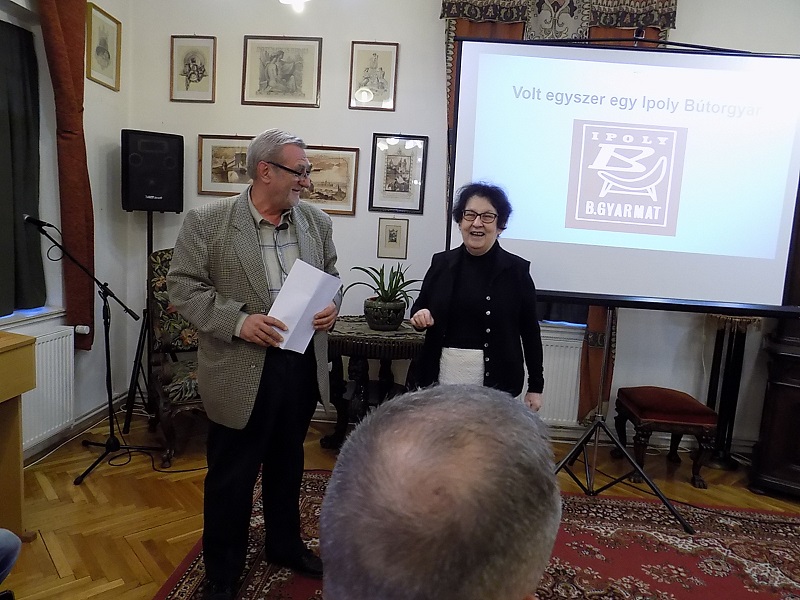 következő
