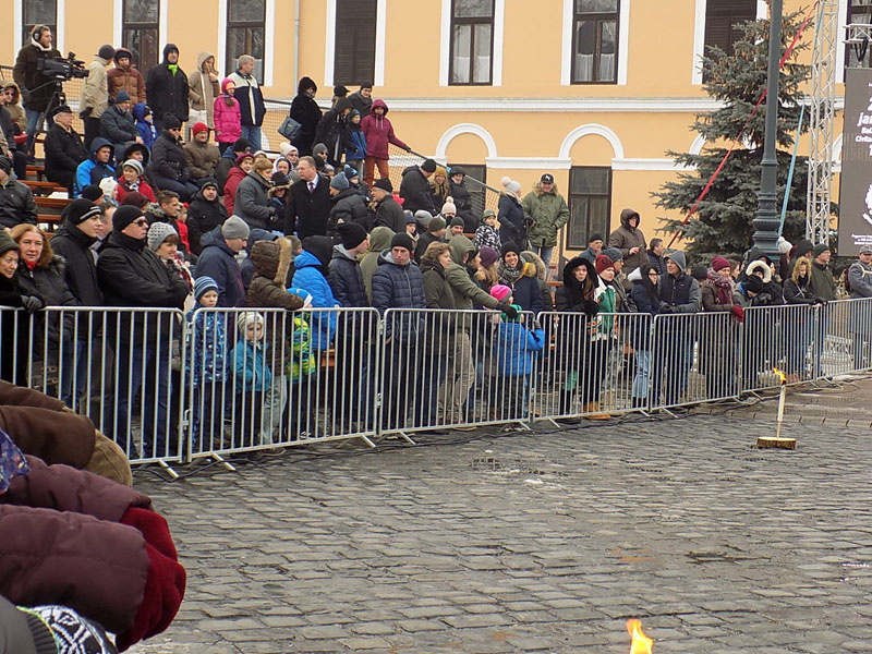 következő