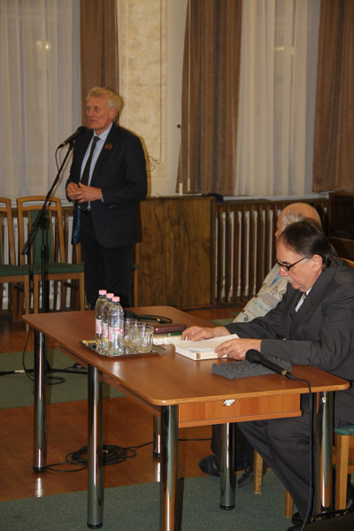 következő