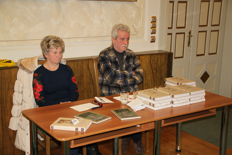következő