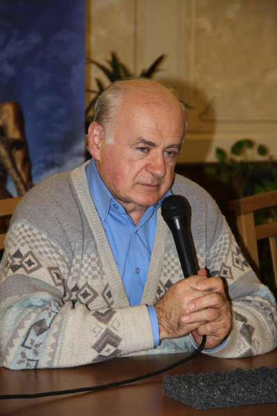 következő