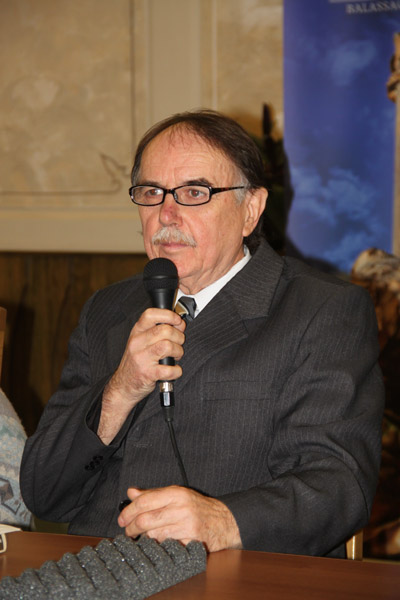következő