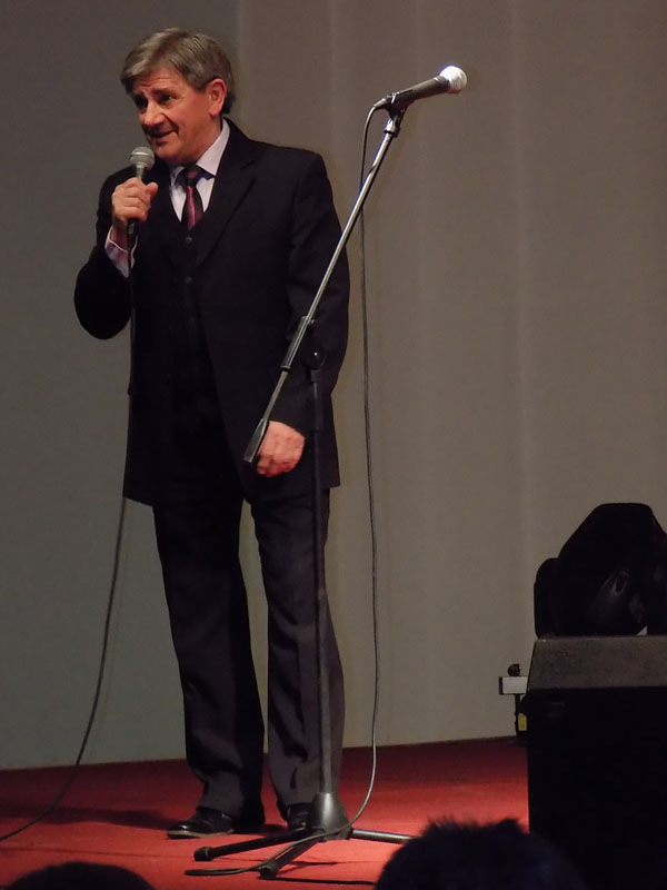 következő