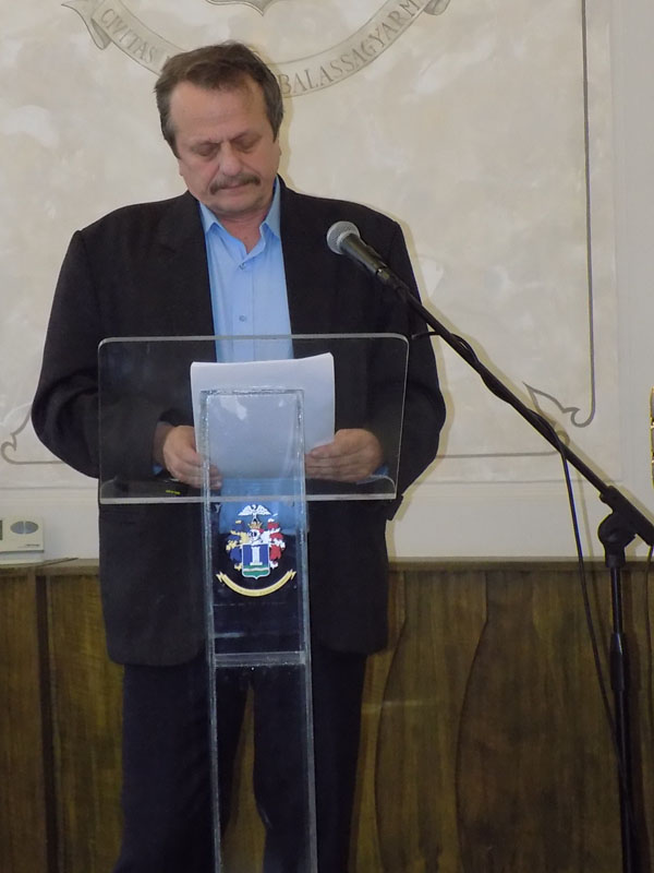 következő