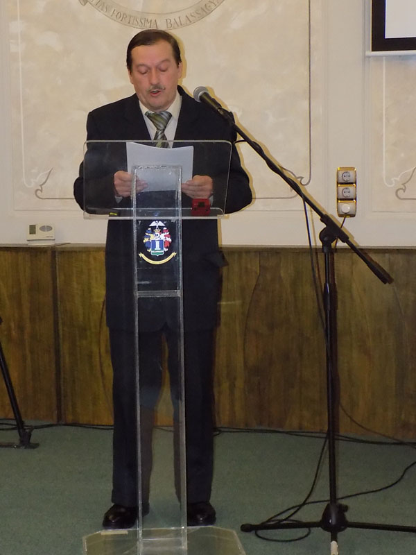 következő