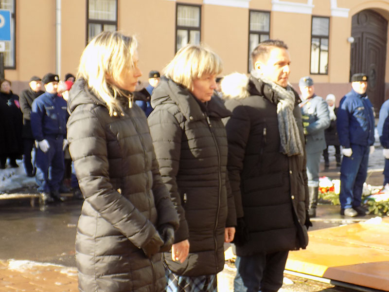 következő