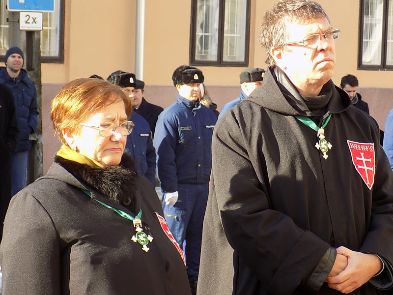 következő