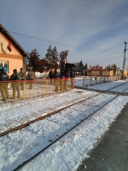 következő