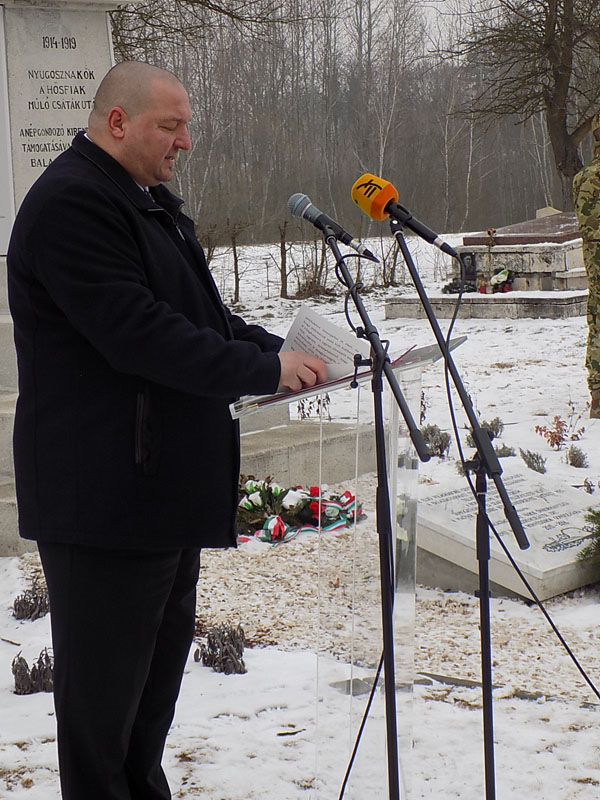 következő