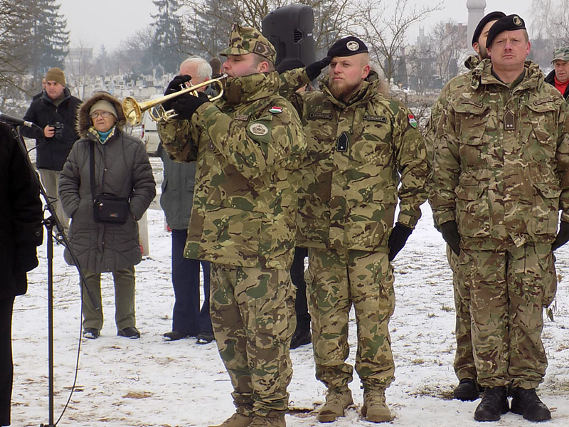 következő