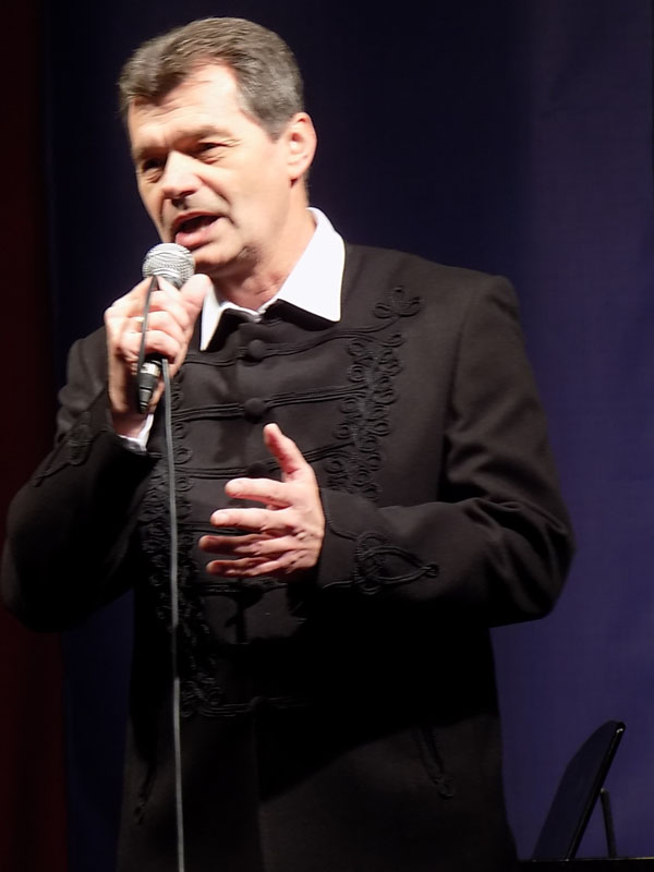 következő
