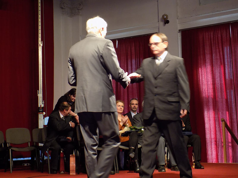 következő