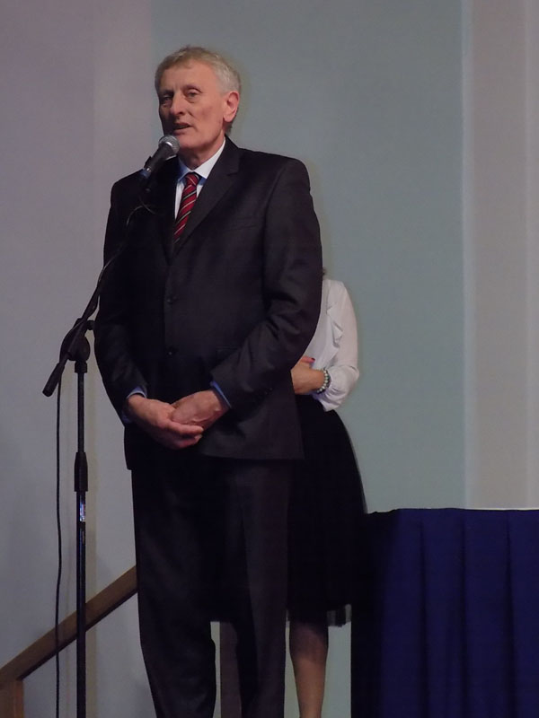 következő