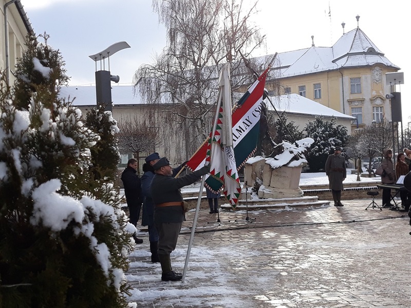 következő