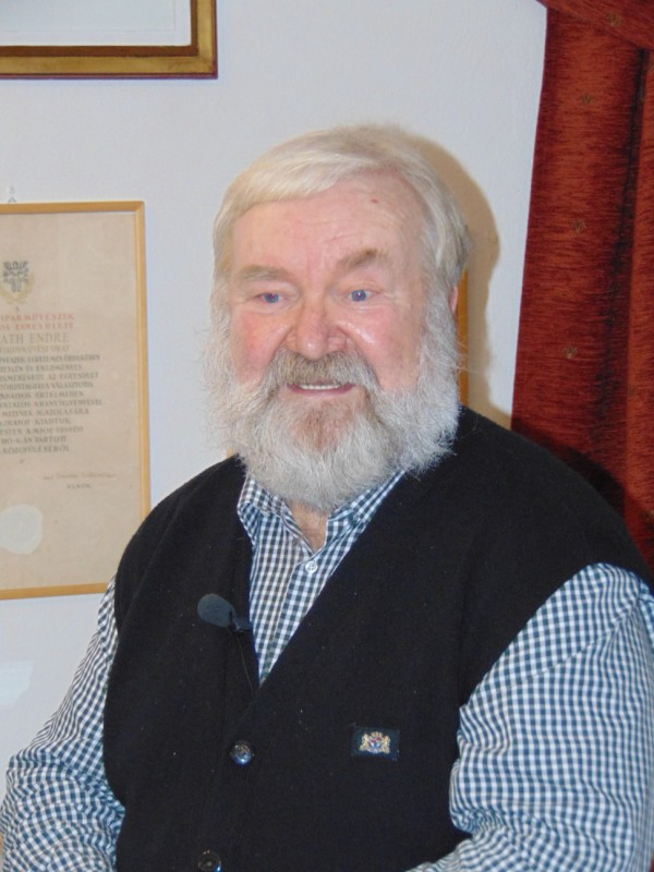 következő
