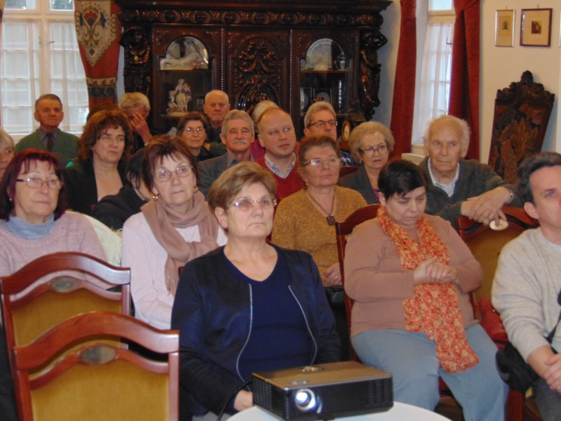 következő