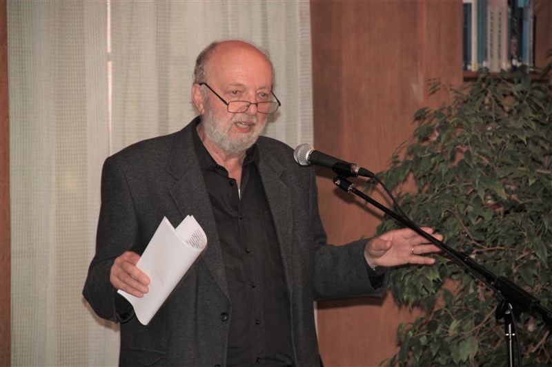 következő