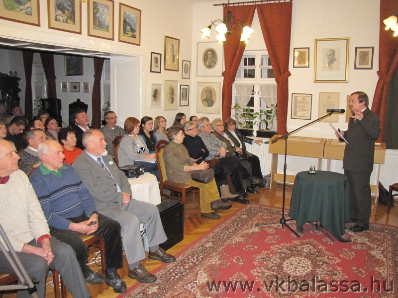 következő
