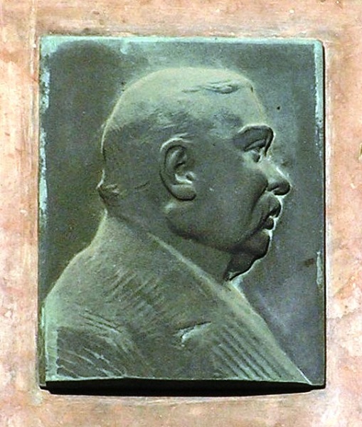 következő