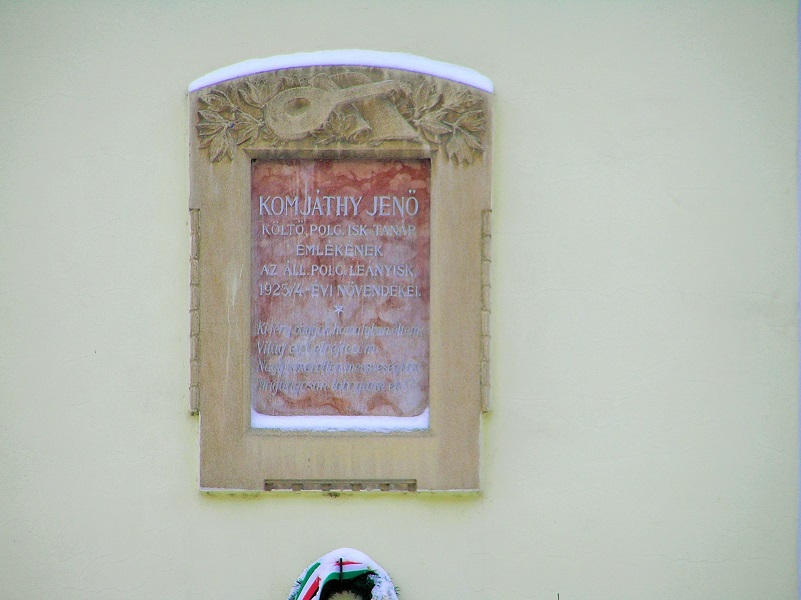 következő