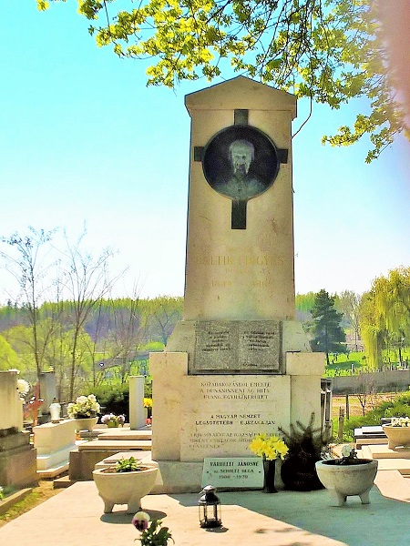 következő