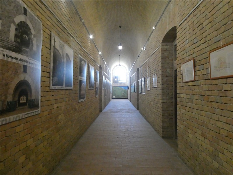 következő