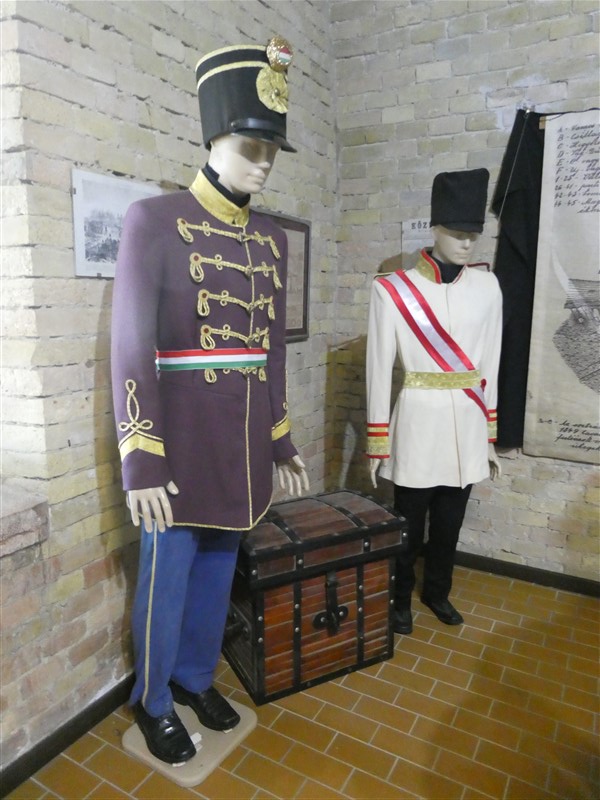 következő