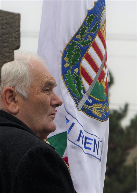következő