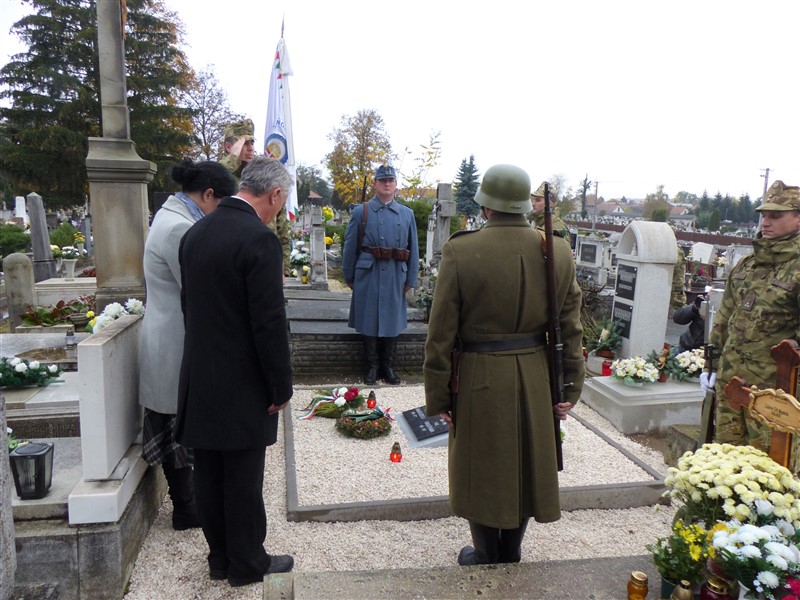 következő