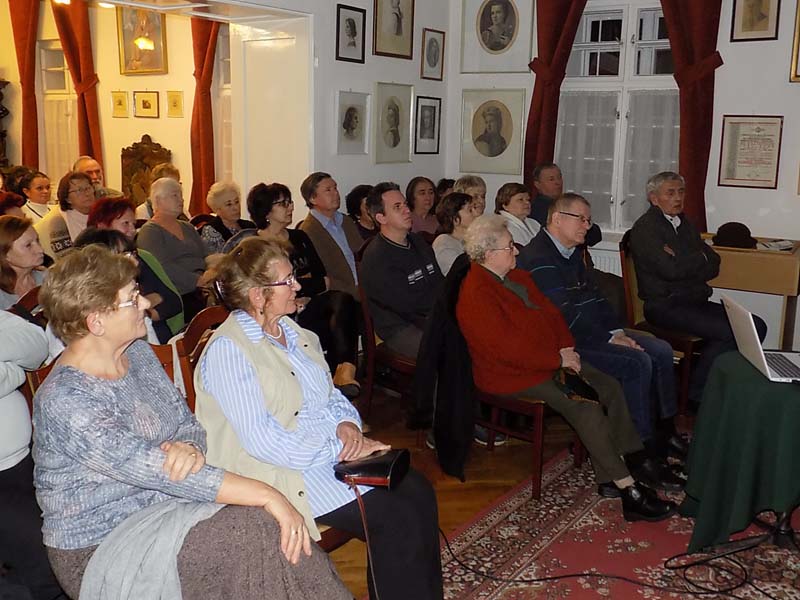következő