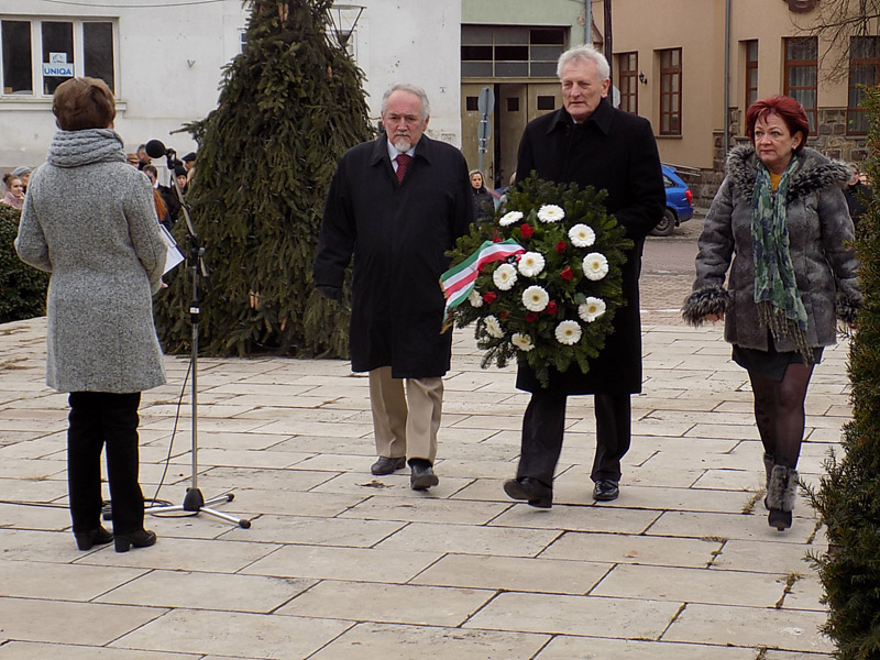 következő