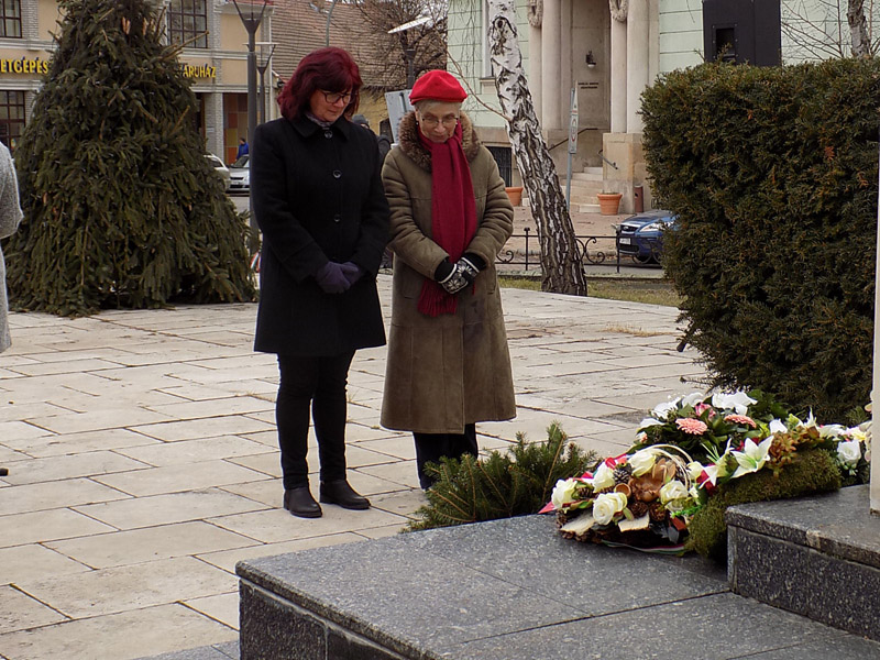 következő