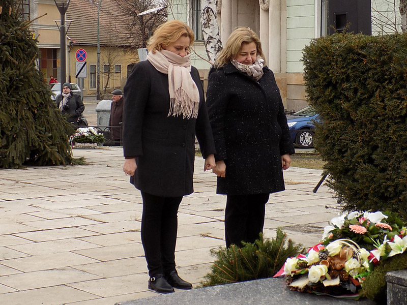 következő