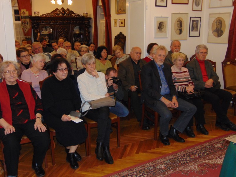 következő