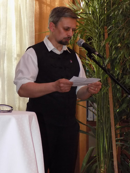 következő