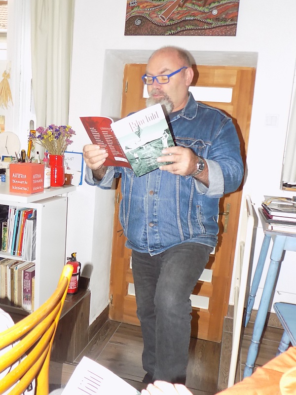 következő