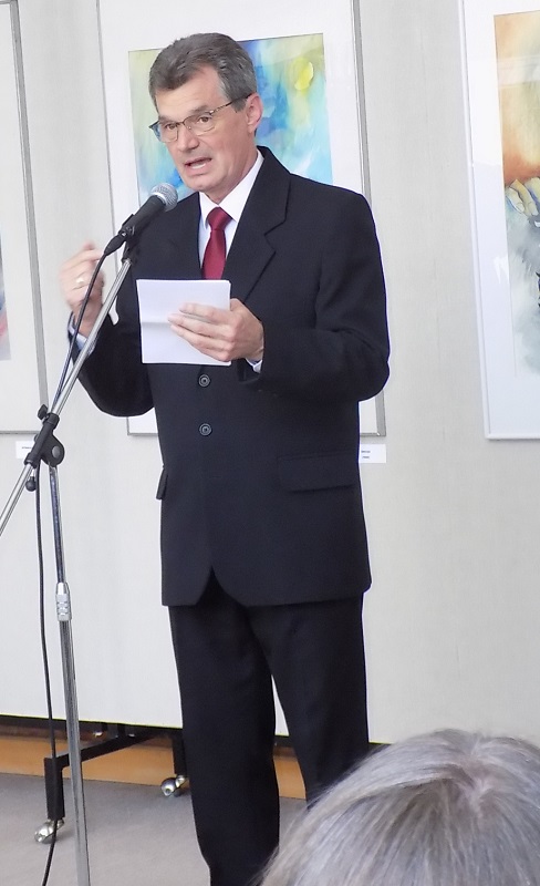 következő