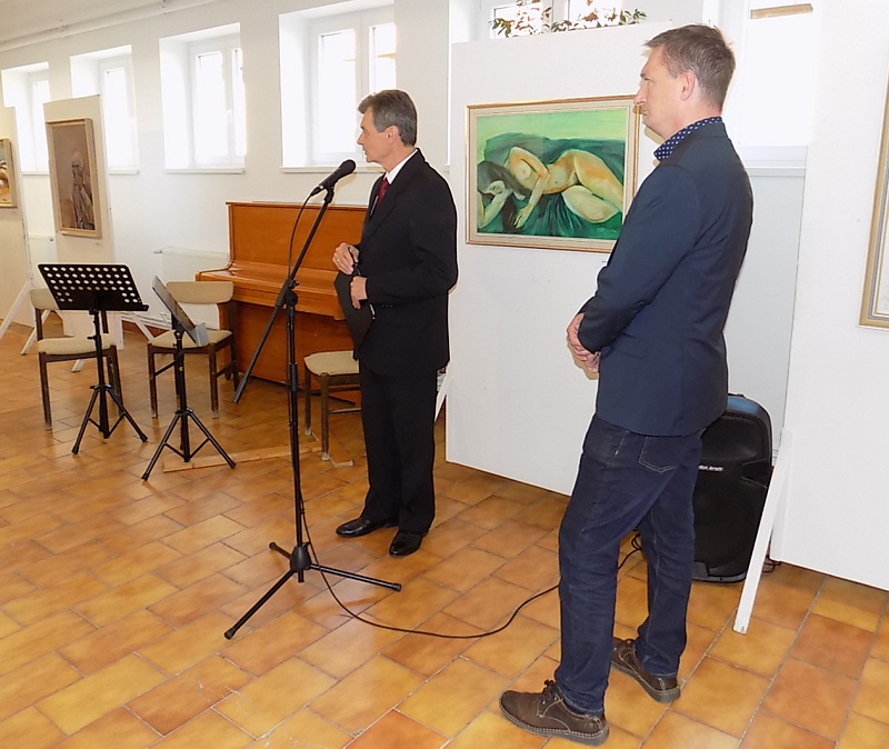 következő