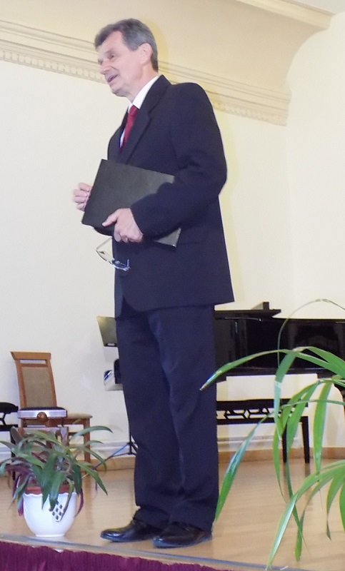 következő