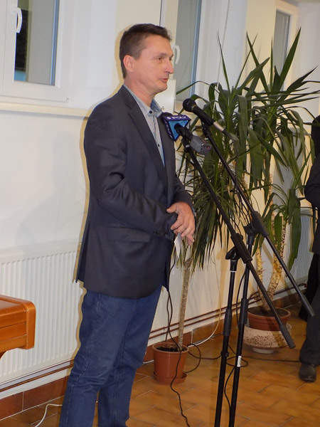 következő