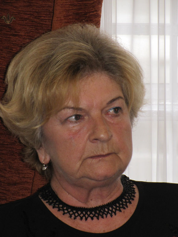 következő