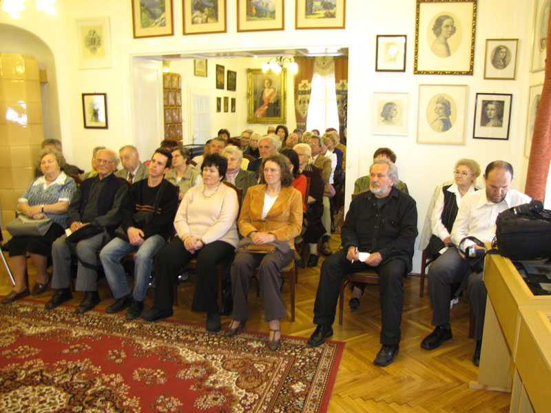 következő