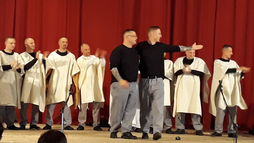 következő