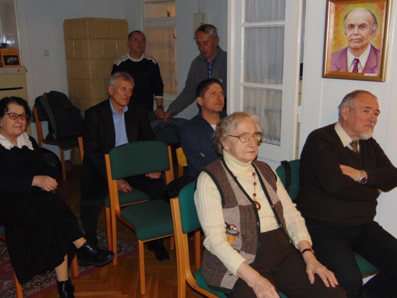 következő