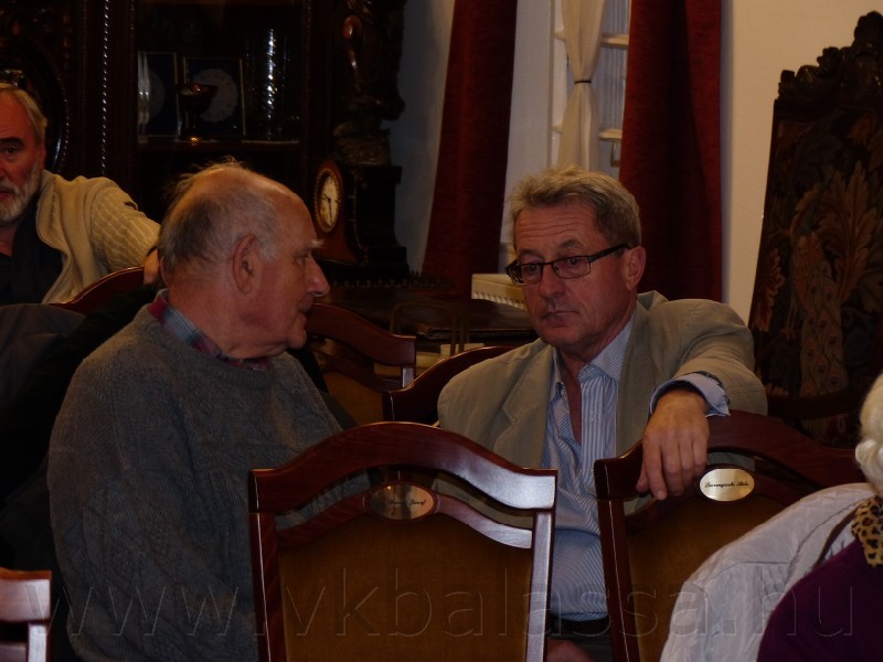 következő