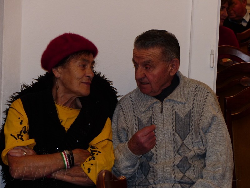 következő