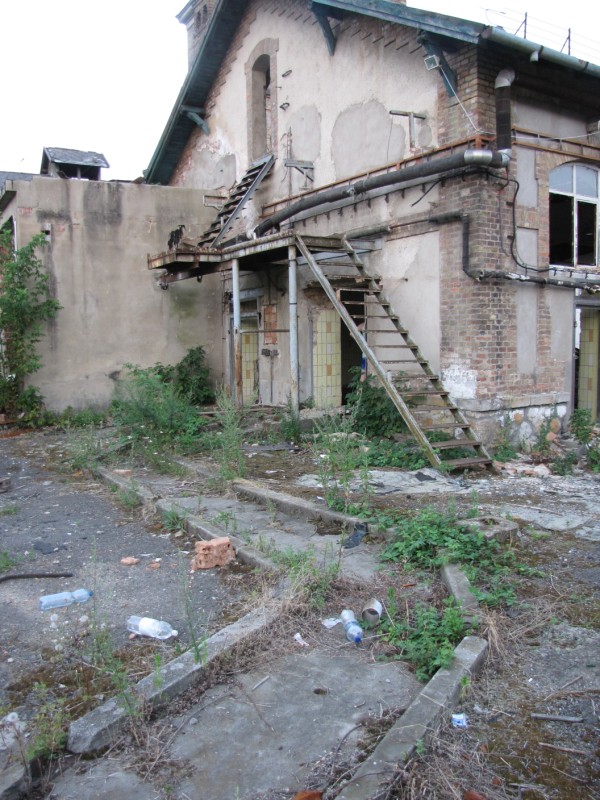 következő